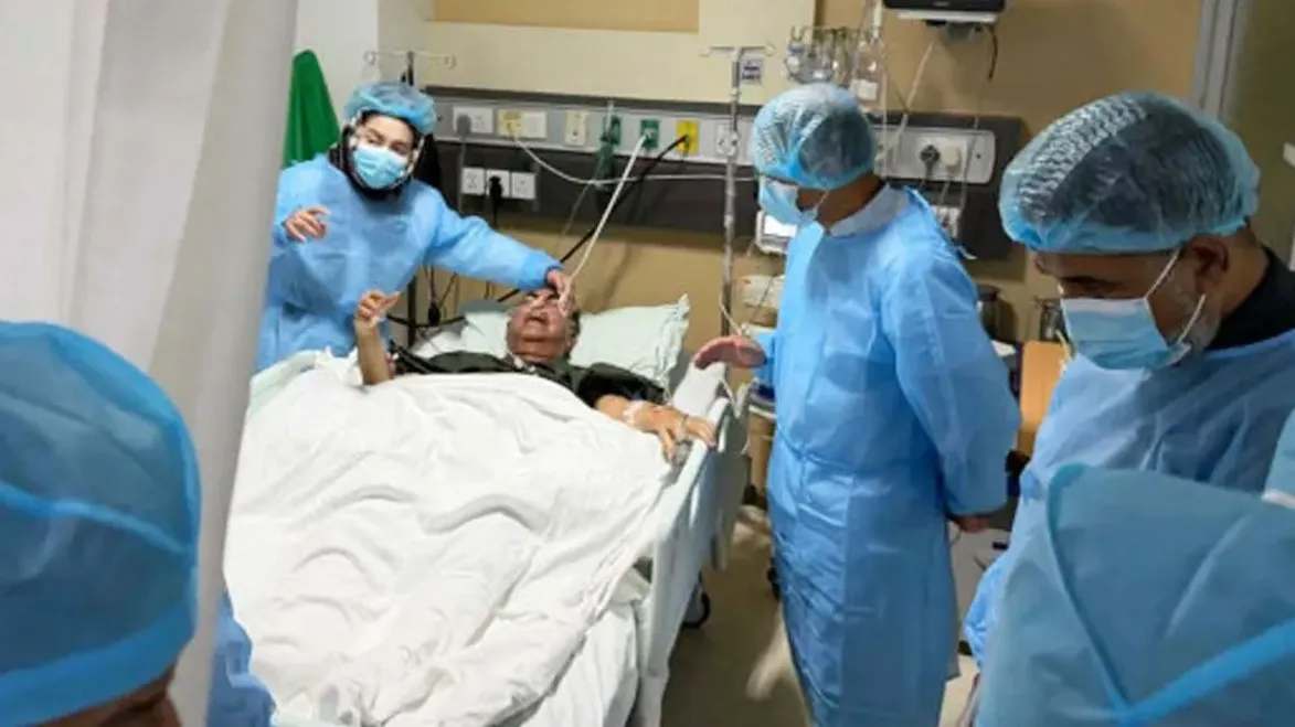 আপাতত সিঙ্গাপুর নেওয়া হচ্ছে না মির্জা আব্বাসকে